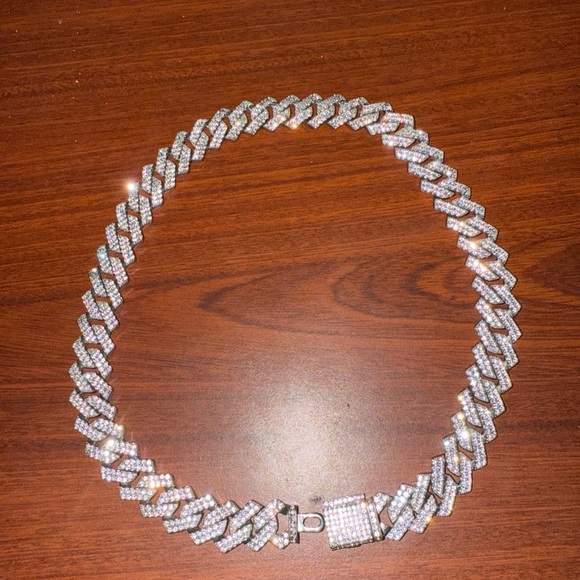 GLD Jewelry - Silver Cuban Link Necklace with Reflective Finish